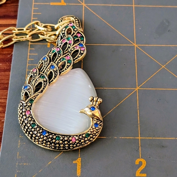 18k Gold Plated Large White Glass Teardrop Rhinestone Peacock Pendant Necklace - Picture 8 of 9